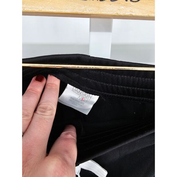 Danskin Now Women's Black Mid Rise Straight Leg Lace Closer Pant Size XXL/2XG - Picture 3 of 4